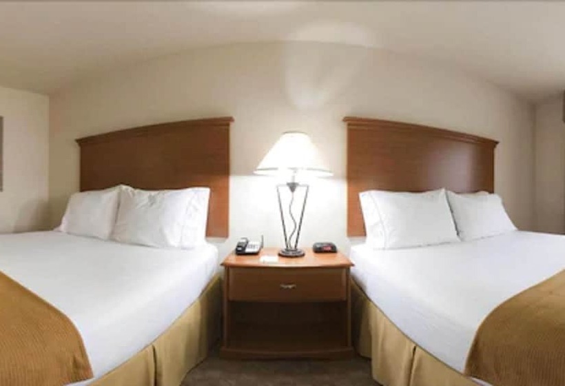 Номер Стандарт Адаптированный для Инвалидов, Holiday Inn Express Socorro, An Ihg