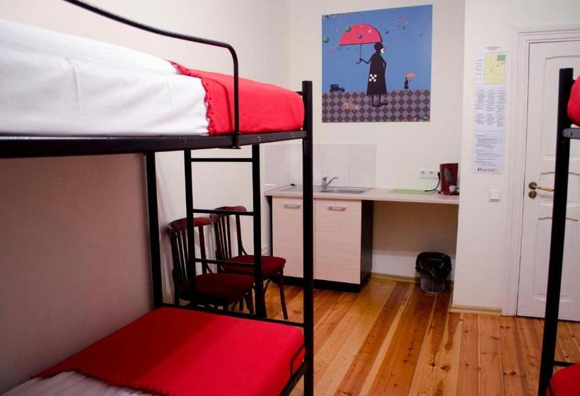 تختخواب در اتاق مشترک, Red Nose Hostel With Self Check In