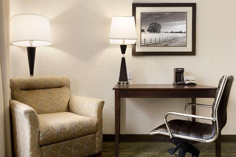 Стандартный Номер Кровать Кинг, Holiday Inn Express Hotel & Suites Warrenton, An Ihg