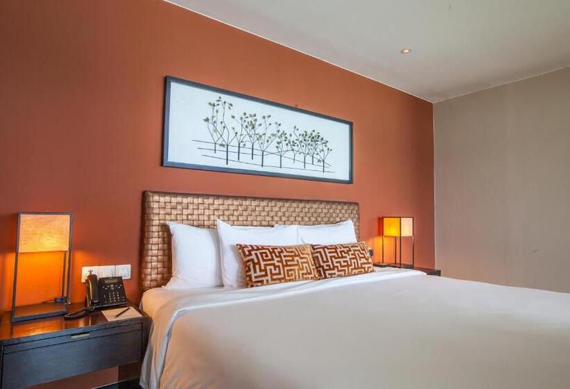 سوئیت کلاسیک, Phuket Panwa Beachfront Resort