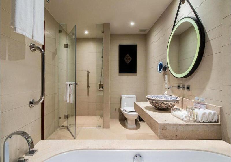 اتاق استاندارد با تخت بزرگ, Phuket Panwa Beachfront Resort