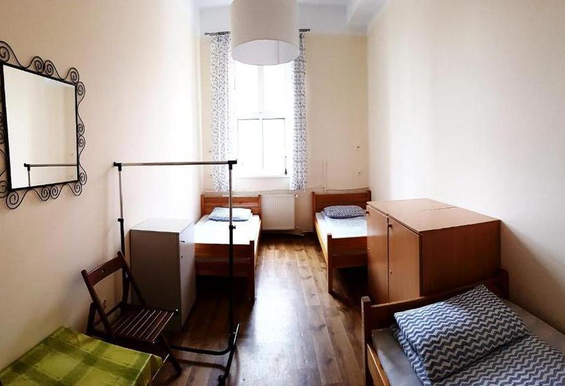 标准三人间, Hostel Orange Plus