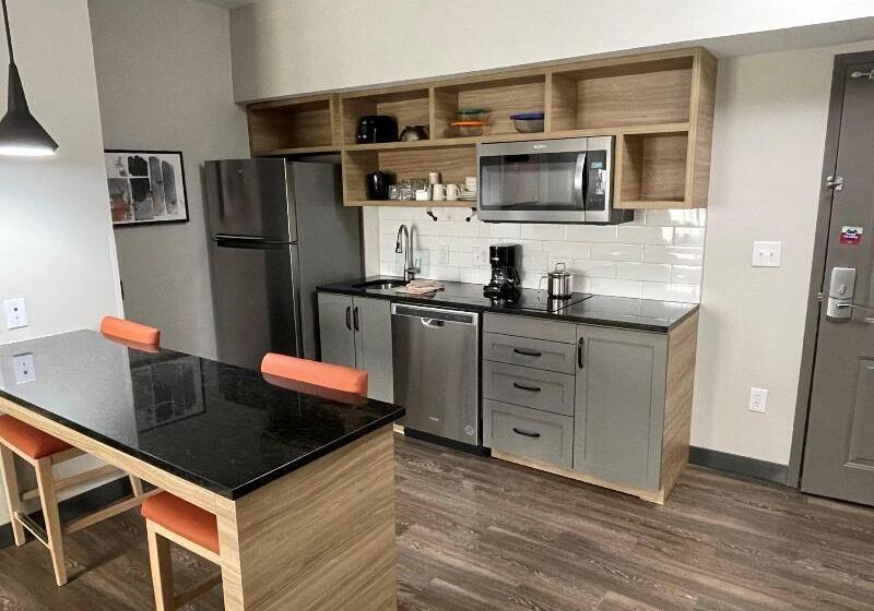 Люкс, Candlewood Suites Tuscaloosa, An Ihg