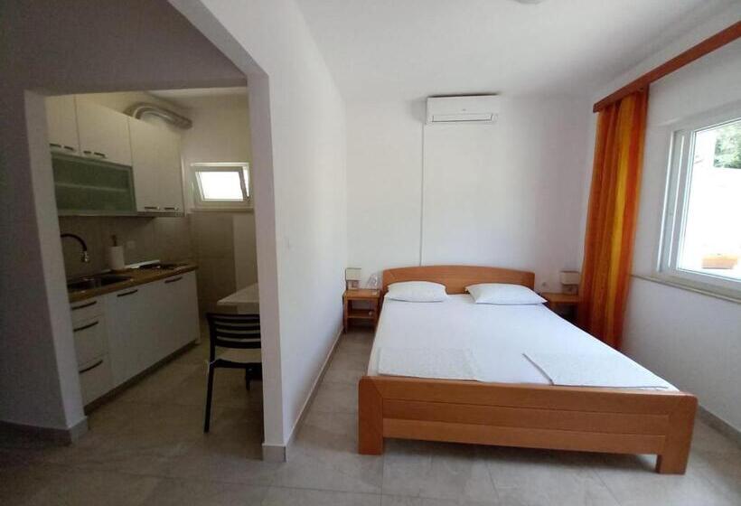 Студио Стандарт с Балконом, Accommodation Drasko