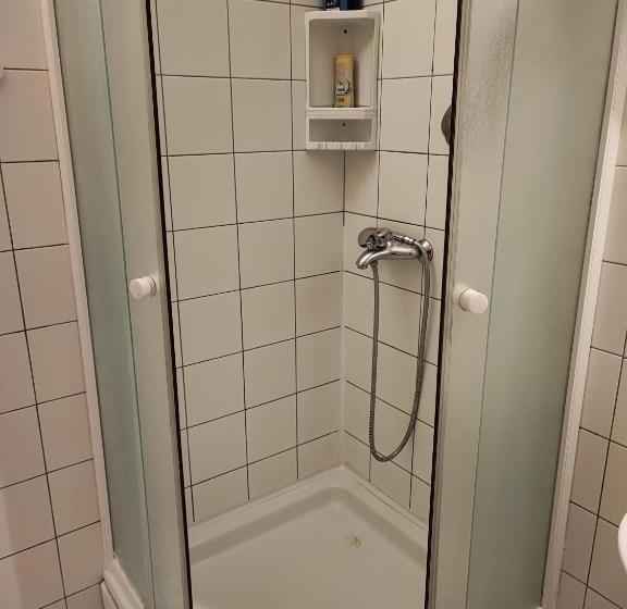 带共用浴室的标准房间, Private Accommodation Raspudic