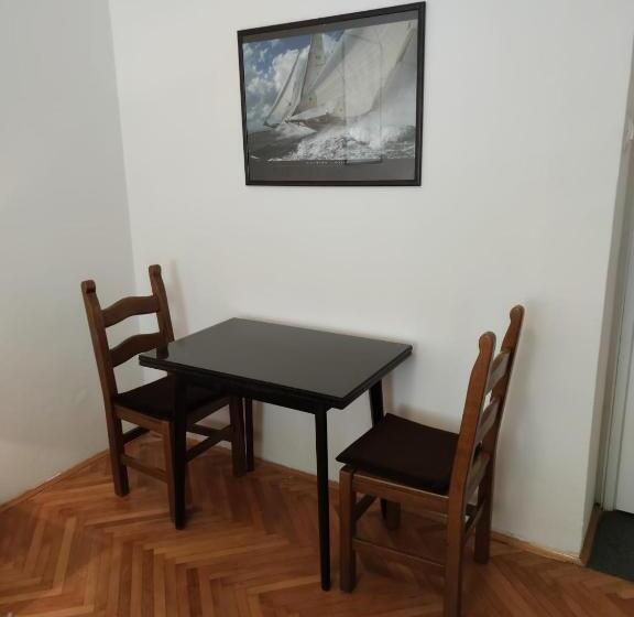 带共用浴室的标准房间, Private Accommodation Raspudic