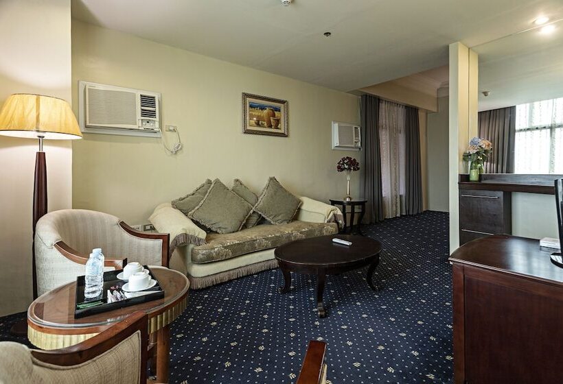Люкс, Sarrosa International Hotel And Residential Suites