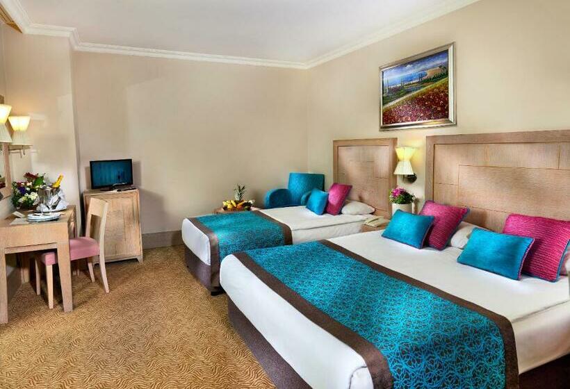 측면 바다 전망 스탠다드 3인룸, Crystal De Luxe Resort & Spa   All Inclusive