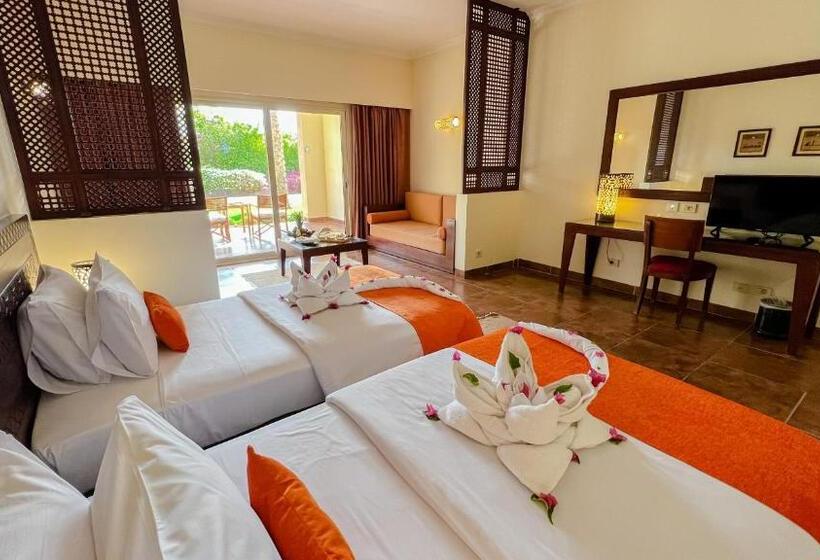 اتاق سوپریور با چشم‌انداز استخر, Gemma Resort