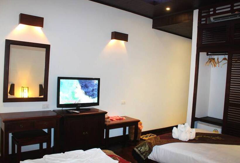 Номер Deluxe, Chitchareune Mouangluang