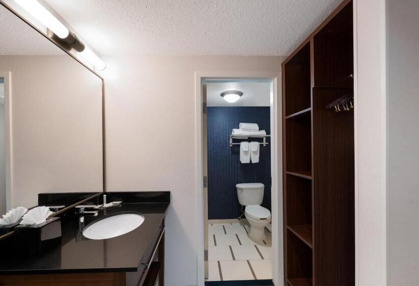 Номер Стандарт 2 Двуспальные Кровати, Fairfield Inn By Marriott Amesbury