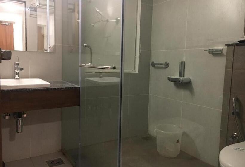 סוויטה אקזקיוטיב, Sea Face