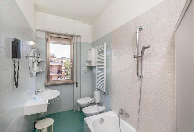 اتاق استاندارد سه نفره, Tevere Perugia