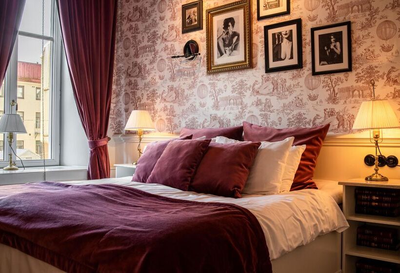 غرفة قياسية, Pigalle