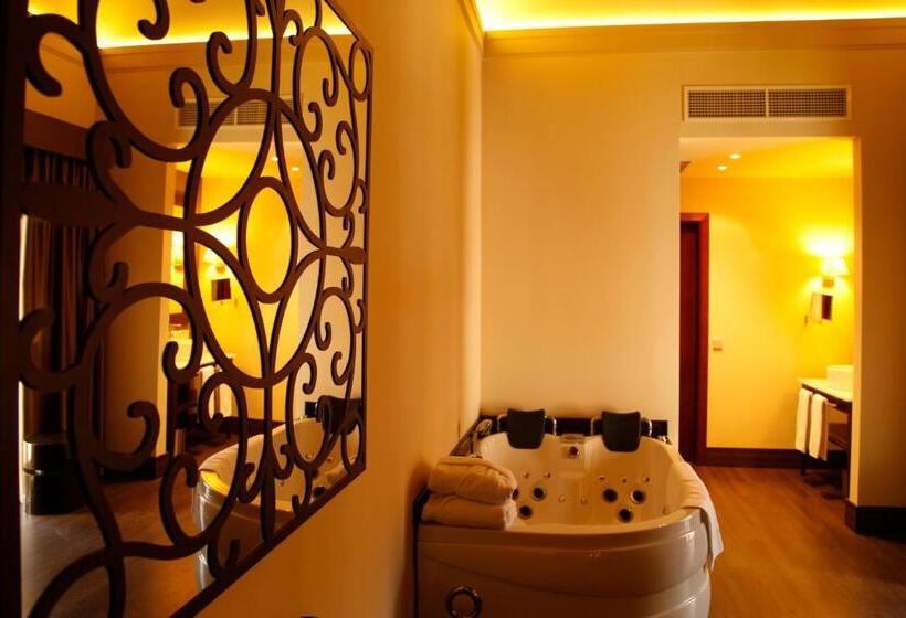 Люкс, Spa Martín El Humano