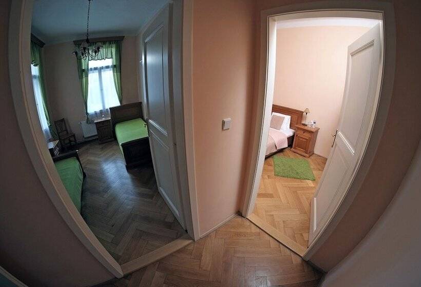 ファミリールーム, Vila U Varhanáře