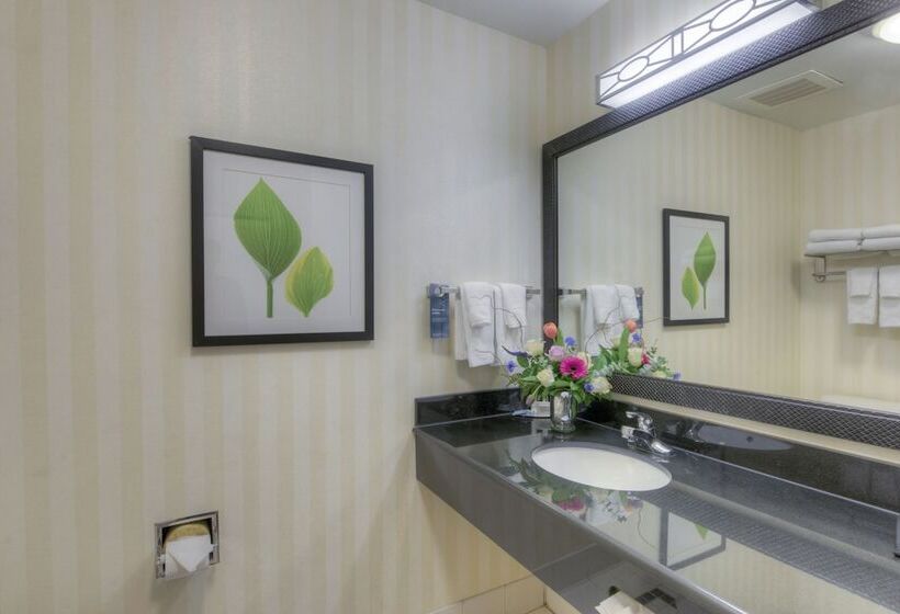 חדר סטנדרט שתי מיטות זוגיות, Fairfield Inn And Suites By Marriott Laramie