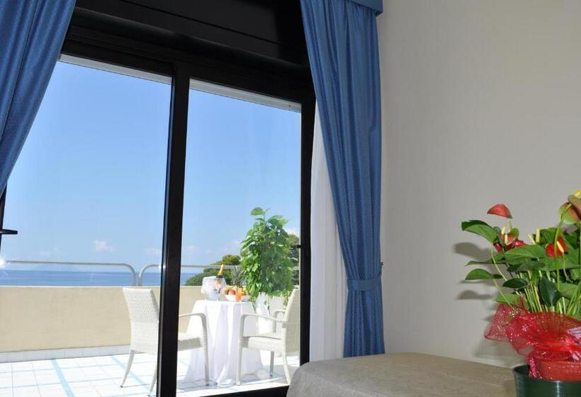 سوییت با چشم‌انداز دریا, Grand Hotel La Playa