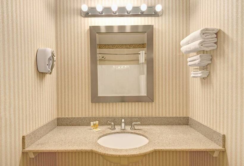 Номер Стандарт 2 Двуспальные Кровати, Days Inn By Wyndham Ridgefield