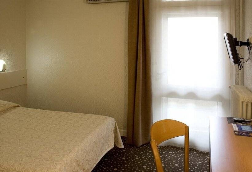 Номер Стандарт, Ours Blanc  Place Victor Hugo