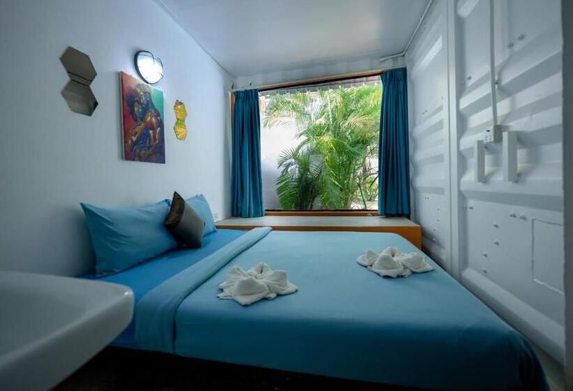 デラックスルーム, White Rabbit Hostel