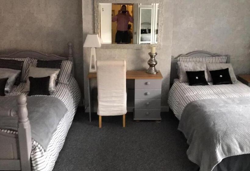 اتاق خانوادگی, Le Spada Bed And Breakfast