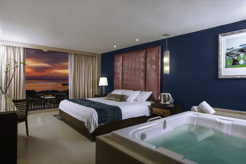 Cameră Deluxe Pat King Size, Hard Rock Hotel Cancun   All Inclusive