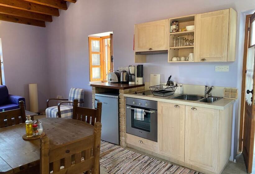 Апартаменты 2 Спальни, Eveleos Country House