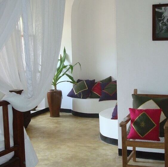 اتاق لوکس, The Swahili House