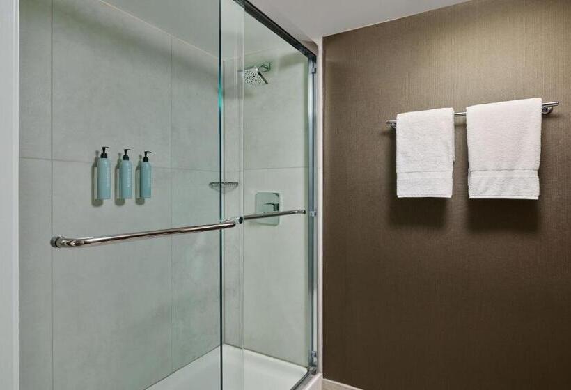 キングサイズベッドのスタンダードルーム, Courtyard By Marriott Los Angeles Pasadena Old Town