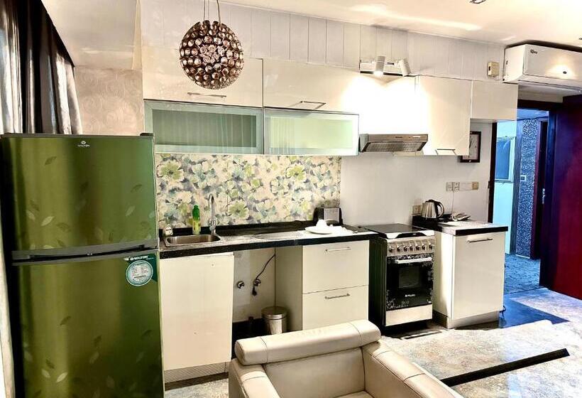 سوییت, Contemporary Heights Hotel And Apartments
