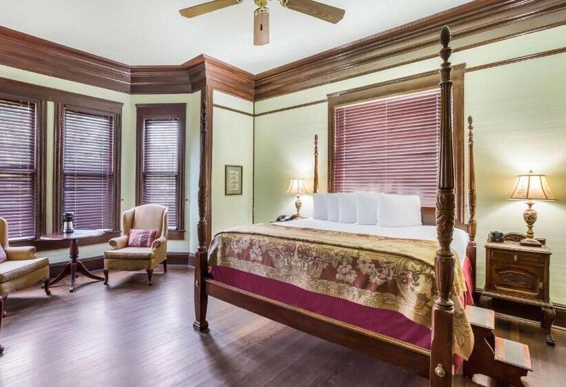חדר סטנדרט עם מיטת קינג, Coombs Inn & Suites