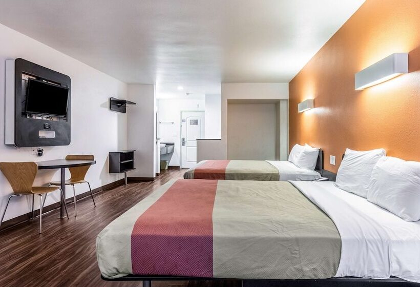 Номер Deluxe Адаптированный для Инвалидов, Motel 6oceanside, Ca, Marina