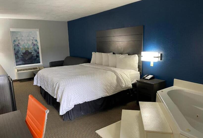 Люкс Кровать Кинг, Clairmont Inn & Suites   Warren