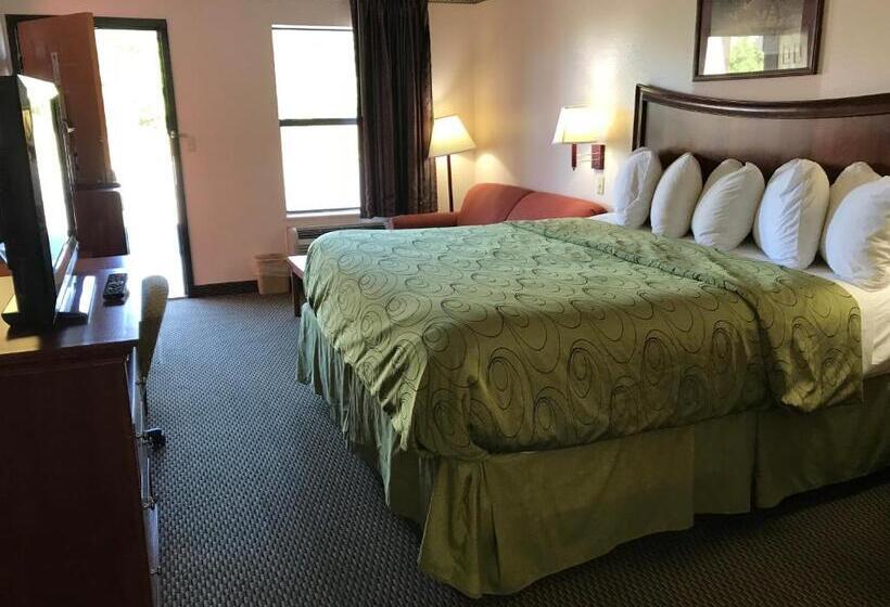 Стандартный Номер Кровать Кинг, Clairmont Inn & Suites   Warren