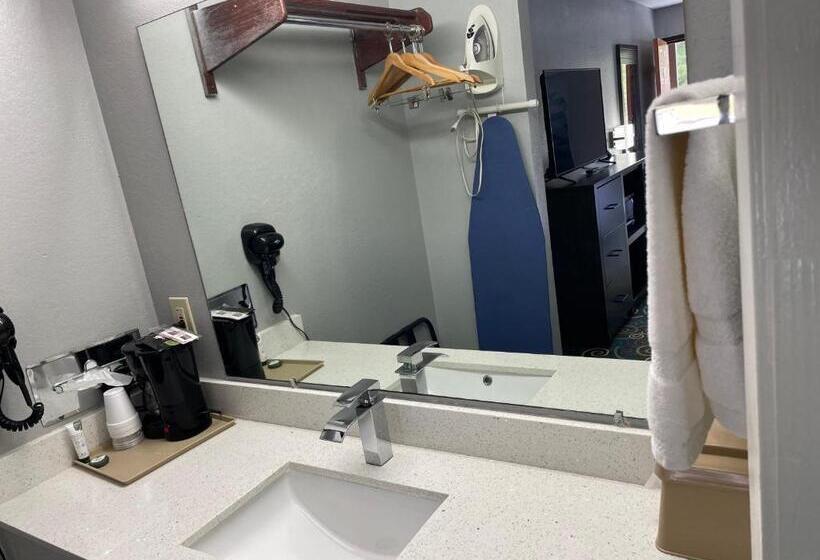 Люкс, Clairmont Inn & Suites   Warren