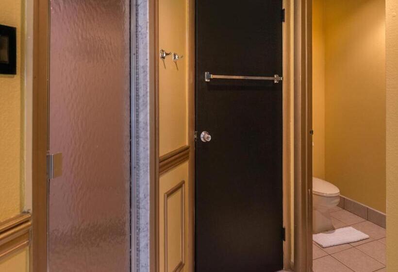 Люкс Executive Кровать Кинг, Inn Of The Dove Romantic Luxury & Business Suites