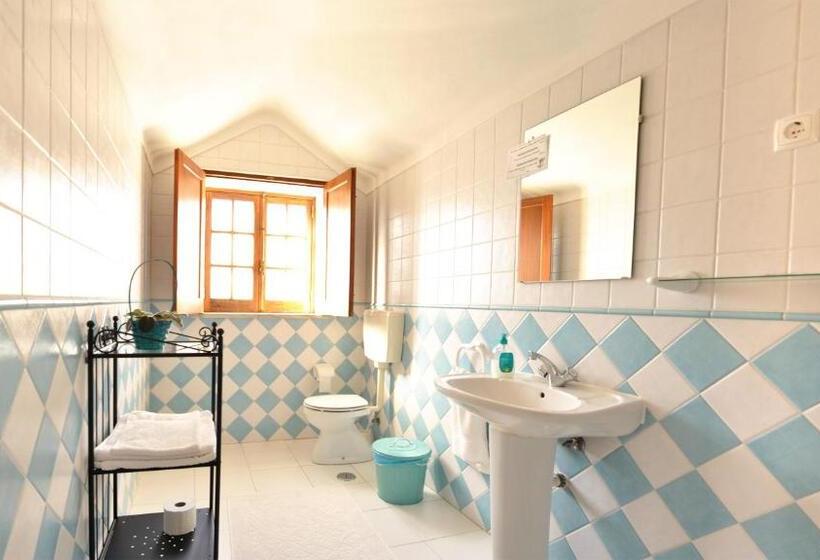 غرفة قياسية ثلاثية, Hospedaria Pielas