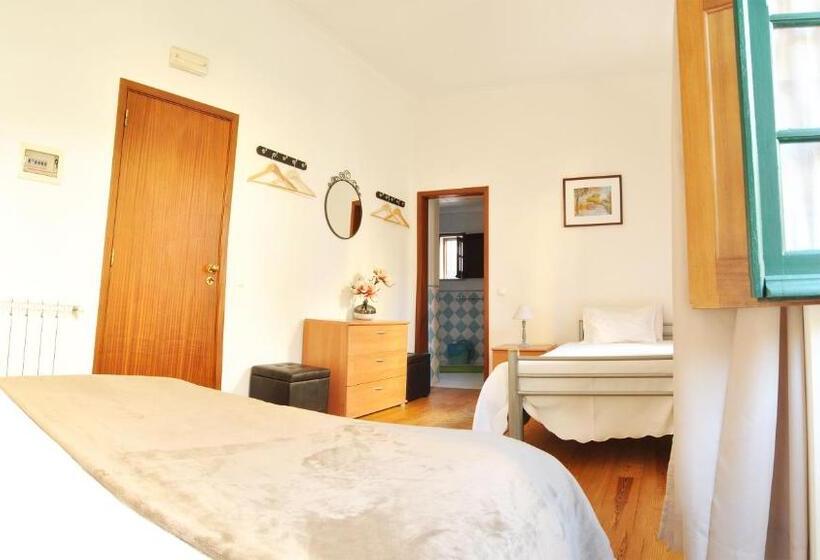 غرفة قياسية ثلاثية, Hospedaria Pielas