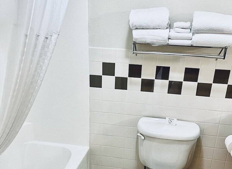 Люкс Deluxe Кровать Кинг, Americinn By Wyndham Green Bay East
