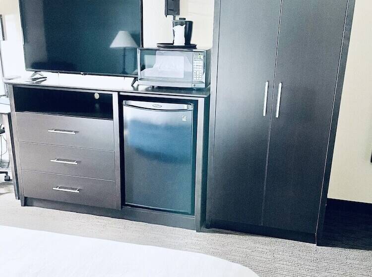 Люкс Deluxe Кровать Кинг, Americinn By Wyndham Green Bay East