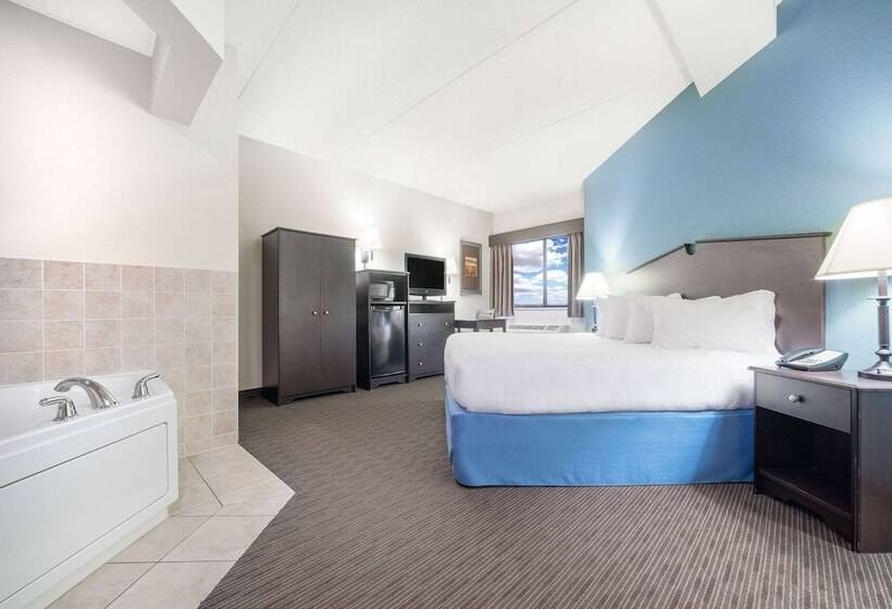Люкс Deluxe Кровать Кинг, Americinn By Wyndham Green Bay East