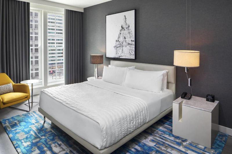 Executive Room King Size Bed, Le Méridien Philadelphia