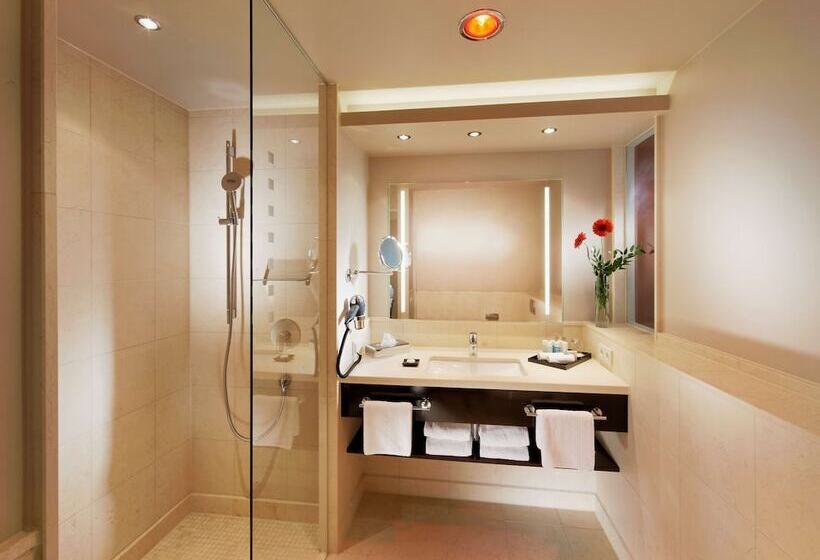 Номер Deluxe, Parkhotel Stuttgart Messe Airport