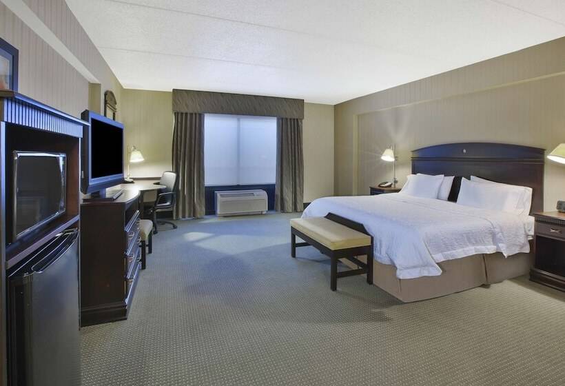 Номер Стандарт, Hampton Inn & Suites Plattsburgh