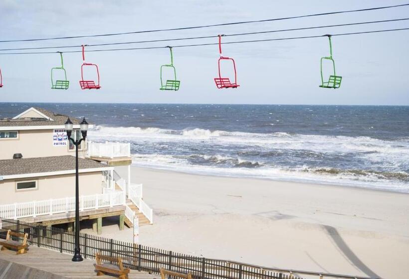 스탠다드 발코니 룸 바다 전망, Boardwalk Hotel Charlee & Apartments Beach Hotel Oceanfront