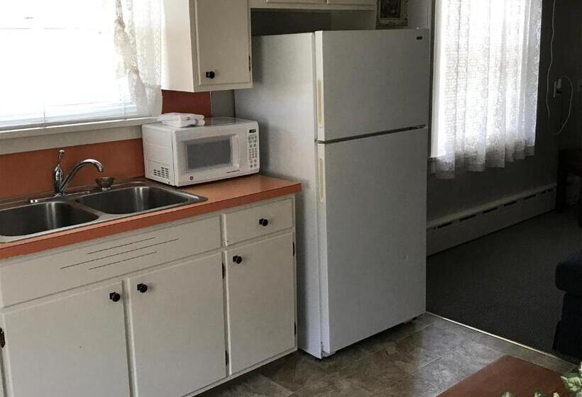 Апартаменты 1 Спальня, Simmons Motel And Suites