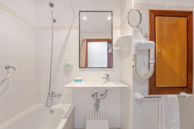 Полулюкс, Grande Baia Resort & Spa