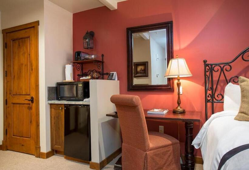 Номер Стандарт, Silver Baron Lodge