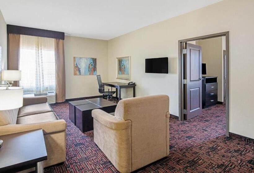 Family Suite, La Quinta By Wyndham Elk City